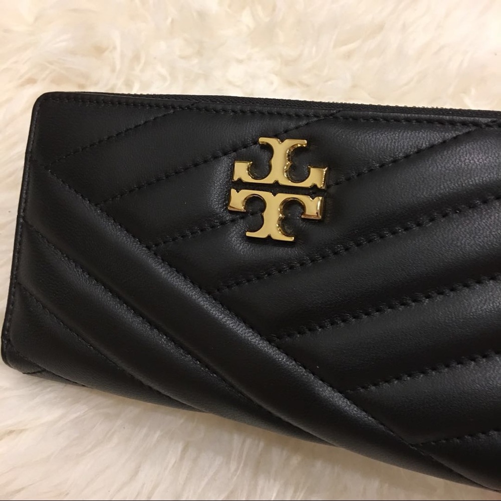❌sold❌Tory Burch Kira Chevron Zip Continental wall - Picture 4 of 8